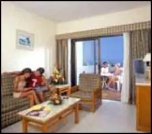 Atalaya Court Hotel *